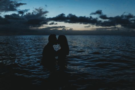 Series of photos of couple kissing in the water after sunset Kiss In The Water, Night Swimming Couple, Couple Swimming At Night, Oahu Sunset, Sunset Proposal, Alaska Wedding, Alaska Adventures, Couple Kissing, Night Swimming