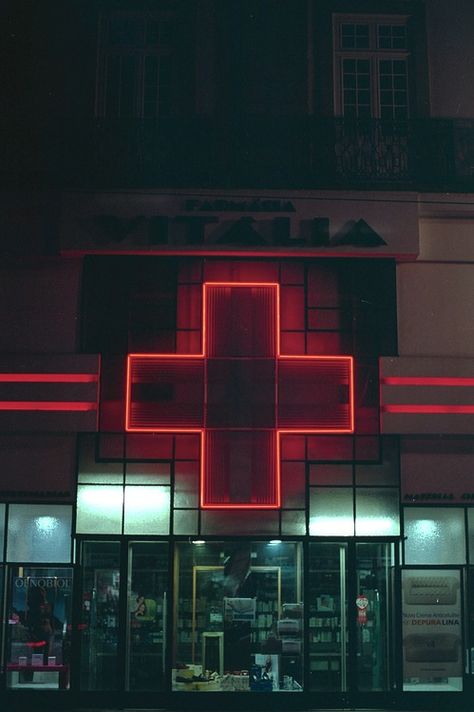 Building Reference, Neon Noir, Neon Nights, Cyberpunk Aesthetic, Sign Company, Kodak Portra, Neo Noir, Neon Glow, Cyberpunk Art