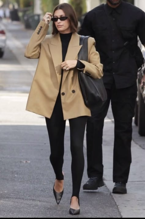 Hailey Rhode Baldwin, Classy Fits, Daily Outfit Inspiration, Paris Outfits, Stylish Work Outfits, Sarah Jessica Parker, Street Style Inspiration, Style Crush, Celebrity Outfits