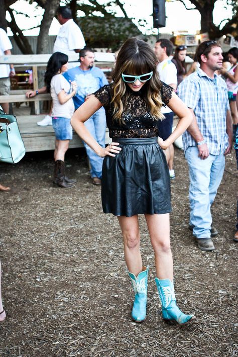 The definitive Jifferdoodle guide to how to wear cowboy boots! Lots of good ideas here. (Including this look worn by singer/songwriter Kasey Musgraves at a recent Austin concert.) Ankle Cowgirl Boots Outfit, How To Wear Cowboy Boots, Ankle Cowgirl Boots, Turquoise Cowboy Boots, Turquoise Boots, Santa's List, Cowboy Boot Outfits, Cowgirl Boots Outfit, Austin Style