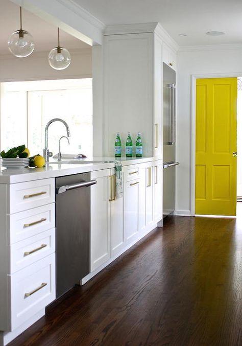 Peninsula Kitchen Design, Rustic Wood Floors, Kitchen Traditional, Kitchen Peninsula, White Beams, White Shaker Cabinets, Kitchen Pantry Cabinets, Laurel Canyon, White Quartz Countertop