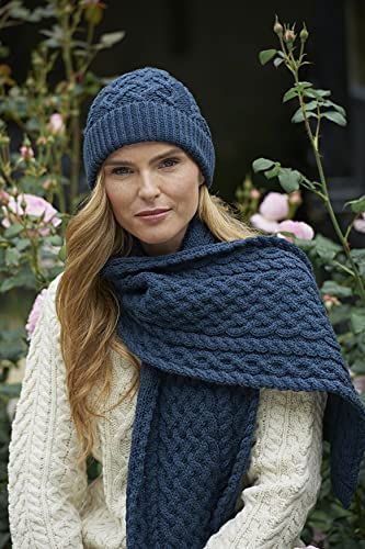 Trellis Stitch, Knitting Business, Irish Knitwear, Knitting Patterns Free Scarf, Cable Knit Hat, Aran Sweater, Trellis Design, Hat And Scarf, Trellis Pattern