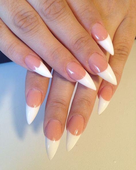 Short Stilleto French Tip, French Tip Stilleto Nail, Pointy French Tip Nails, Stiletto French Tip Nails, Stelleto Nails, French Stiletto Nails, Icy Nails, Pointy Nail Designs, Glam Chair