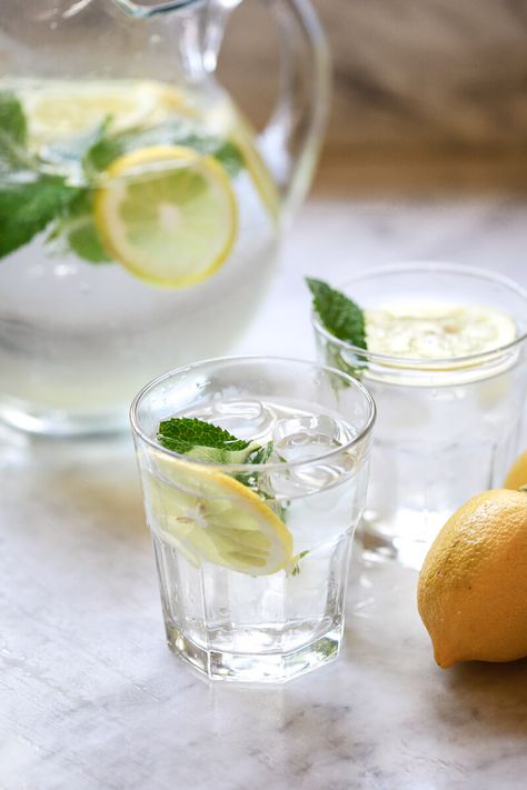 Benefits Of Hot Lemon Water, Lemon Water In The Morning, Benefits Of Lemon Water, Boil Lemons, Water Health Benefits, Benefits Of Lemon, Hot Lemon Water, Water Health, Warm Lemon Water