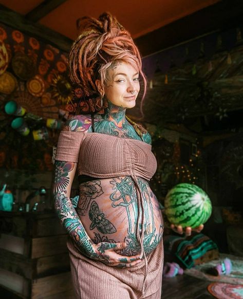 Maternity Pin Up, Morgan Riley, Morgin Riley, Tattooed People, Blonde Dreads, Drag Wigs, Nude Artwork, Tattoed Women, Male Models Poses