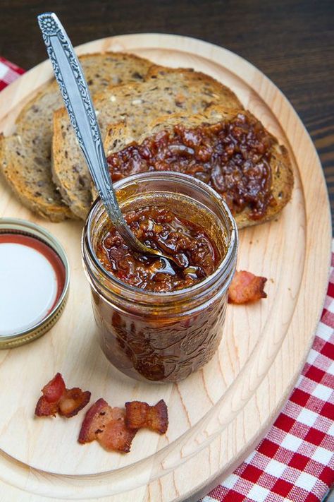 Maple Bourbon Bacon Jam Maple Bourbon Bacon, Jam Burger, Bourbon Bacon Jam, Lamb Bacon, Cajun Recipes Authentic, Bacon Jam Recipe, Bourbon Bacon, Bacon Day, Easy Jam