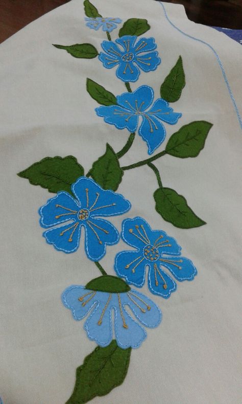 Aplic Embroidery Design, Applique Bedsheet Designs, Aplique Work Embroidery Designs, Aplic Work Design, Aplic Work, Embroidery Stitches Beginner, Applique Stitches, Ribbon Embroidery Tutorial, Applique Work