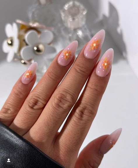 Cute Spring Nails, Summery Nails, Almond Nails Designs, Cute Summer Nails, Pink Nail, Spring Nail, Minimalist Nails, Nail Designs Spring, Floral Nails