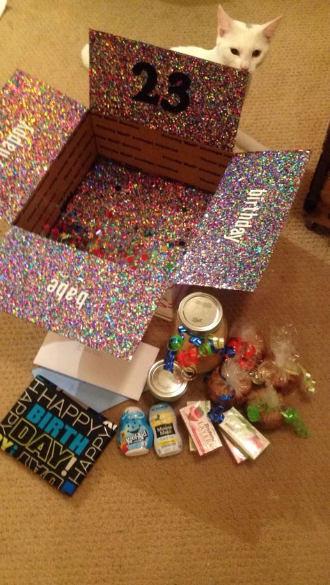 Birthday Care Packages, Diy Best Friend Gifts, Bff Birthday, Bff Birthday Gift, Birthday Packages, Video Games Birthday, Birthday Gift Baskets, Diy Gifts For Friends, Cute Birthday Gift