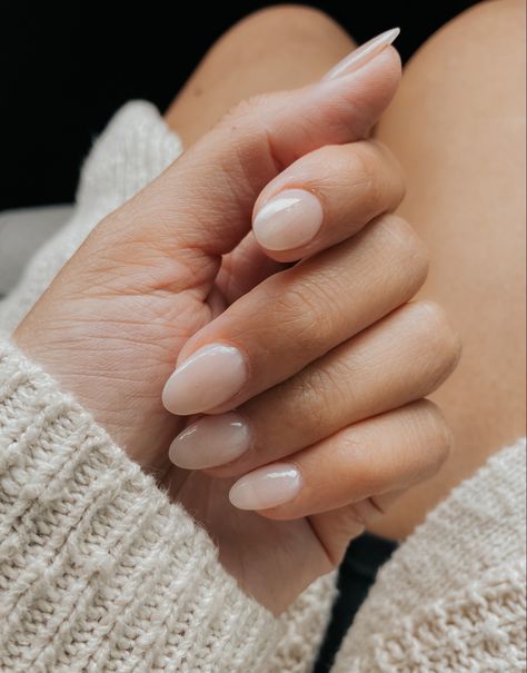 Minimalist Nails Dip Powder, Dip Nail Almond Shape, Dip Powder Nails Almond Shape Short, Short Square Wedding Nails, Almond Shaped Dip Powder Nails, Natural Nails Dip Powder Designs, Short Dip Powder Nails Ideas Summer, Dip With Tips Nail Ideas, Soft Almond Nails