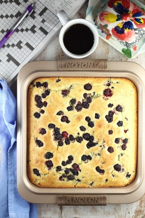 Blackberry Cornbread, Wild Blackberries, Cornbread Cake, Skillet Cake, Skillet Cornbread, Blackberry Recipes, Cornbread Muffins, Breakfast Party, Cornbread Recipe