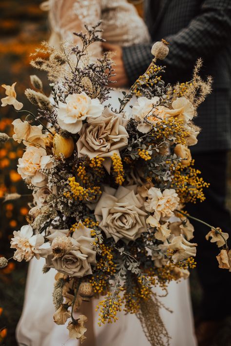 Bridal Bouquet Cascading, Large Bridal Bouquet, Dried Floral Bouquet, Elopement Desert, Desert Bride, Boho Bridal Bouquet, Unique Bridal Bouquets, Anza Borrego, Wedding San Diego