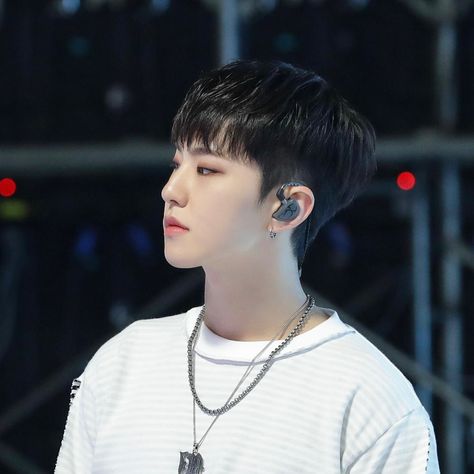 Hoshi Side Profile, Hoshi Haircut, Hoshi Svt, Kpop Mix, You Are My Home, School Id, Seventeen Hoshi, Id Photo, Hoshi Seventeen