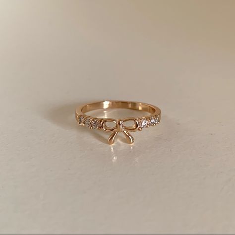 Xoxo Jewelry, Cute Promise Rings, Pretty Jewelry Necklaces, Bow Ring, Jewelry Accessories Ideas, Jewelry Essentials, Expensive Jewelry, Jewelry Lookbook, Ring Color