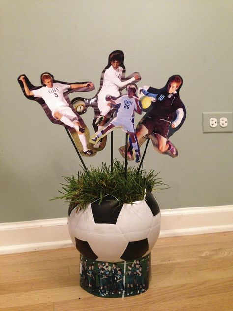 Soccer Decorations, Soccer Centerpieces, Presentation Night, Soccer Senior Night, Soccer Banquet, Soccer Theme Parties, Banquet Centerpieces, Football Banquet, Sport Ideas