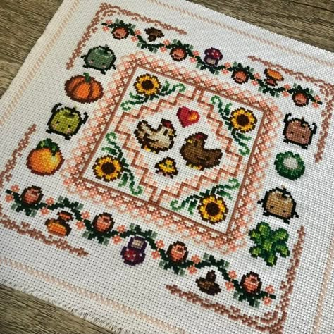 Cottagecore Cross Stitch Pattern Free, Cross Stitch Frame Ideas, Stardew Valley Knitting, Cottage Core Cross Stitch, Stardew Valley Crochet Pattern Free, Stardew Embroidery, Stardew Valley Cross Stitch Pattern Free, Stardew Valley Crafts, Stardew Valley Cross Stitch Pattern