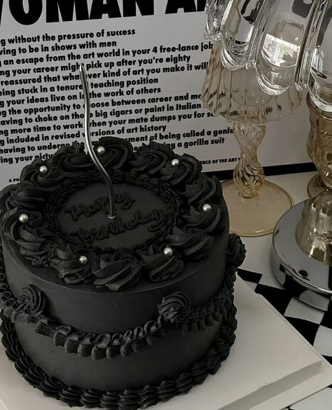 Male Bday Cake, Bento Cake Aesthetic Black, Black Korean Cake, Cake Designs 2024, Black Bday Cake Aesthetic, Black Mini Cake, Black Bento Cake, Black Birthday Cake Aesthetic, Black Theme Cake