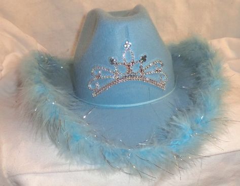 Blue cowboy / cowgirl hat tiara Bday Aesthetic, Cowgirl Halloween Costumes, Hats Cowgirl, Cowgirl Halloween Costume, Bratz Halloween Costume, Photowall Ideas, Kristina Webb, Cowgirl Halloween, Photographie Indie