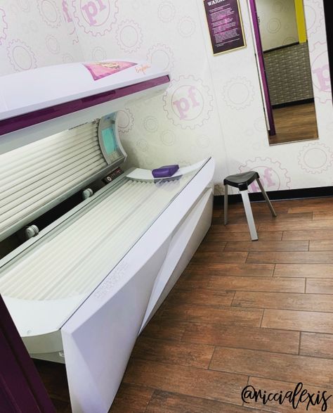 Planet Fitness Tanning Bed, Weight Chart For Men, Planet Fitness Gym, Fitness Marshall, Gym Back Workout, Brat Diet, Jawline Exercise, Tanning Room, Tanning Beds