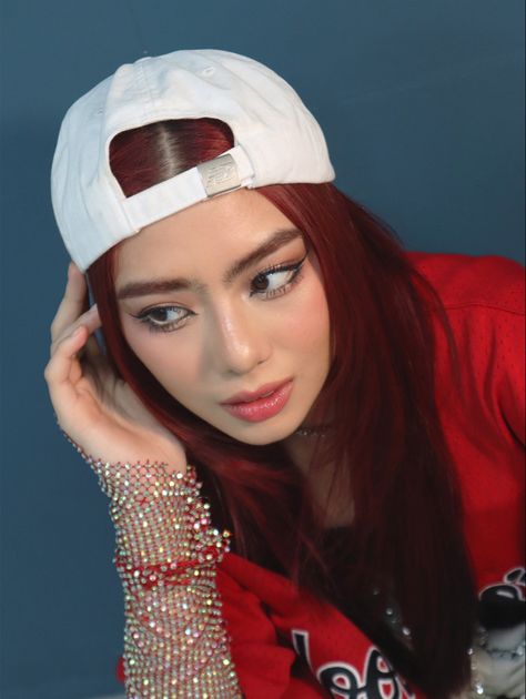 bini mikha Gboard Keyboard, Red Hair Video, Gboard Keyboard Theme Aesthetic, Kylie Padilla, Pink Wallpaper Ipad, Keyboard Theme, Album Cover Wallpaper Collage, Pretty Brunette, Photos For Profile Picture