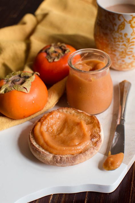 Persimmon Butter: it's the new apple butter Low Carb Persimmon Recipes, Persimmon Butter Recipe, Fuyu Persimmon Recipes, Persimmon Sauce, Persimmon Dessert, Persimmon Butter, Persimmons Recipes, Persimmon Pie, Persimmon Tree