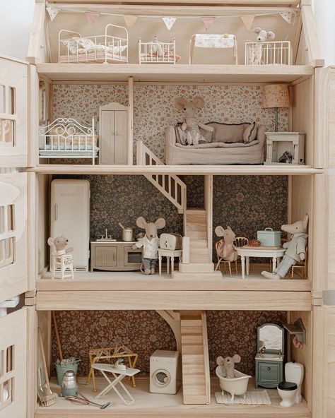 Tiffany Claire | Motherhood. Lifestyle. Home (@mrstiffanyclaire) • Instagram photos and videos Dollhouse Build Plans, Handmade Doll House Ideas, Wooden Dolls House, Maileg Dolls House, Maileg House Ideas, Maileg Mice House, Diy Maileg Dollhouse, Homemade Doll House, Maileg Dollhouse Diy