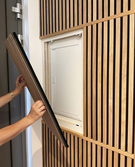 How ingenious is this hiding place from the electricity box?! ⁠ Super great solution @scarlett_rosi_design!⁠ ⁠ Akupanel | 240 Classic… | Instagram Bench Mudroom, Diy Mudroom, Mudroom Bench Plans, Diy Mudroom Bench, Home Hall Design, Bench Diy, Living Room Partition Design, Living Room Partition, Mudroom Bench