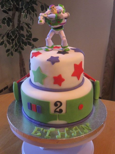 Buzz Lightyear Birthday - Cake for a big Buzz Lightyear fan! Boss Light Year, Buzz Lightyear Cake, Lightyear Cake, Buzz Lightyear Birthday Party, Birthday Cale, Toy Story Birthday Cake, Buzz Lightyear Birthday, Chocolate Buttercream Icing, Vanilla Buttercream Icing