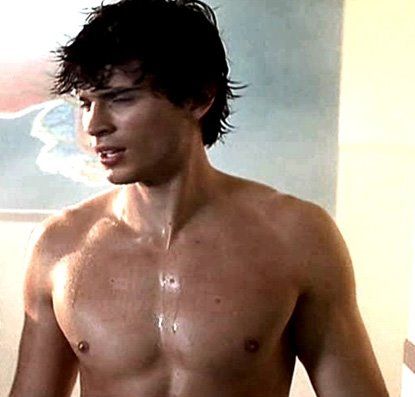 Tom Welling Photoshoot, Clark Kent Tom Welling, Tom Welling Young Clark Kent, Tom Welling Now, Tom Welling Aesthetic, Tom Fridley, Tom Welling Shirtless Smallville, Tom Welling Physique, Tom Welling 2000s