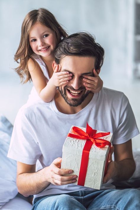 Dia dos Pais: Especialista em e-commerce dá dicas para você vender mais nesta data especial O post 5 estratégias para vender mais e melhor no Dia dos Pais apareceu primeiro em Seja Criativo. Happy Fathers Day Images, Fathers Day Images, Fathers Day Wishes, Very Important Person, Fathers Day Photo, Gabriel Garcia Marquez, Charlotte Bronte, James Joyce, Fathers Day Quotes