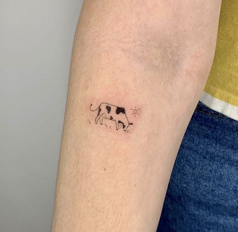 Geometric Cow Tattoo, Cow Tattoo Aesthetic, Cow Tattoo Fine Line, Hereford Cow Tattoo, Azores Tattoo Ideas, Dainty Cow Tattoo, Small Cow Tattoo Ideas, Minimalist Cow Tattoo, Fine Line Cow Tattoo