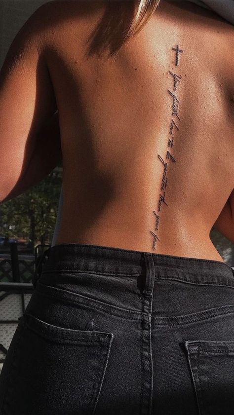 Spine Tattoo Quotes, Girl Spine Tattoos, Cross Tattoos For Women, Writing Tattoos, Spine Tattoos For Women, Inspiration Tattoos, Pretty Tattoos For Women, Cute Tattoos For Women, Spine Tattoo