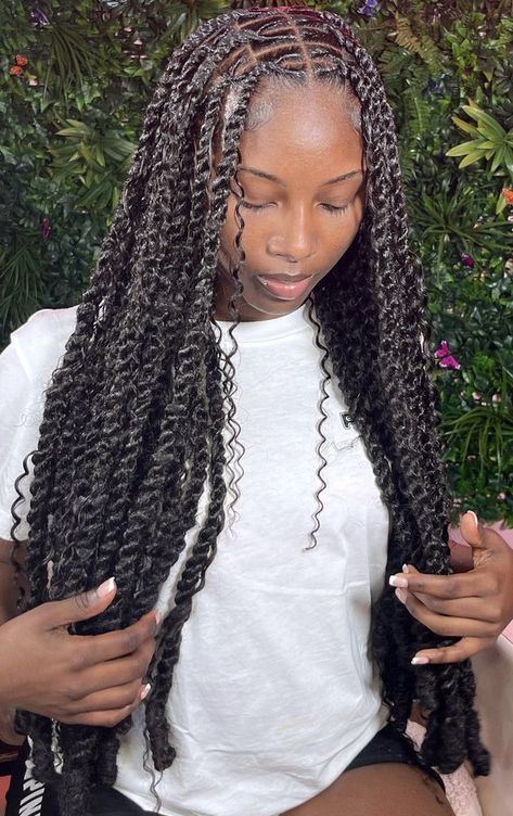 ��• . h a i r . • insta pin #hairstyles #hairstyle #longhair #shorthair #highlights #lowlights #bleachandtone #haircare #haircolor #curlyhair #blondehair #brunettehair #beauty #baddie #fashion #style #allhairisbeautiful #salon #lacefrontal #deepwave #braids #locs #dreads #naturalcurls #naturalhair #blonde #brunette #redhair #ginger #beautiful #healthyhair #newhair Black And Blonde Invisible Locs, Invisible Locs Blonde And Black, Blonde Invisible Locs, Blonde Locs Aesthetic, Latest Hairstyles For Ladies, Beyonce Blonde Braids, Knot Braid, Short Box Braids Hairstyles, Hair Locks