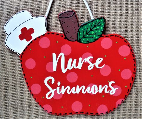 School Nurse Sign, Country Wood Crafts, Teacher Classroom Sign, Apple School, Art Door, Nurse Office, Teacher Signs, School Nurse, School Decorations