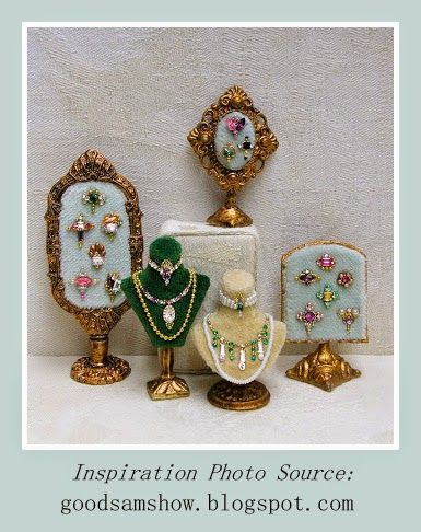 Vintage Jewelry Display, Brooch Display, Diy Jewelry Display, Craft Fair Displays, Jewelry Displays, Craft Show Displays, Doll Jewelry, Craft Booth, Booth Display