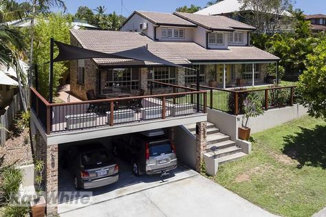 74 Banbury Street, Carina, QLD 4152 for Sale | view.com.au Deck Staircase, Deck Building Plans, Deck House, Under Deck, Painting Architecture, Slope House, Garage Roof, Architecture Set, Deck Backyard