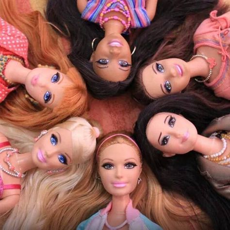 https://flic.kr/p/pm1jZw | BFF shot version 3 | My most favorite shot of all! :)) Barbie With Friends, Barbie Sets, Barbie Life, The Lightning, Male Doll, Barbie Toys, Barbie Fashionista, Disney Aladdin, Flickr Photos