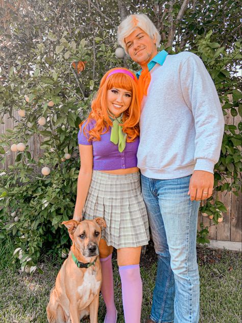 Fred Scooby Doo Makeup, Halloween Costumes Couples Scooby Doo, Disfraz Dafne Scooby Doo, Fred Costume From Scooby Doo Women, Fred Inspired Outfit Scooby Doo, Fred Scooby Doo Costume, Fred And Daphne Costume, Scooby Doo Halloween Costumes, Fred Scooby Doo