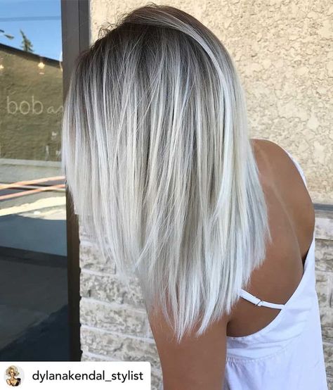 Platinový Blond, Winter Hair Color Trends, Hair 50, Balayage Hair Color Ideas, Icy Blonde Hair, Silver Blonde Hair, Latest Hair Color, Blond Balayage, Balayage Hair Color