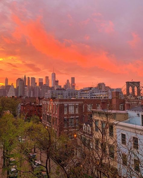 New York Sunset Aesthetic, Colorful City Aesthetic, Brooklyn Aesthetic, Manhattan Sunset, Brooklyn Skyline, Sunset Nyc, Nyc Sunset, New York Sunset, Boston Vacation