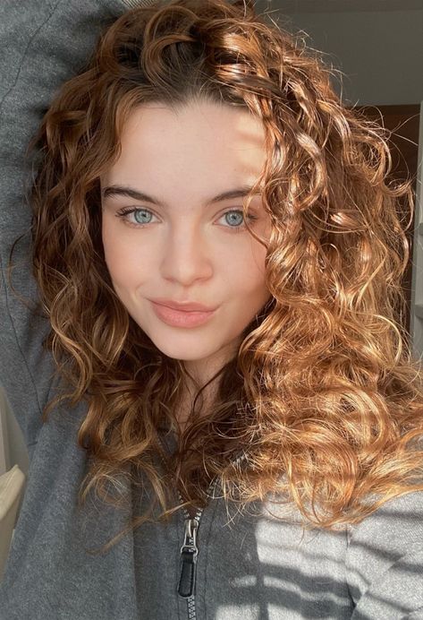 Medium Length Light Brown Curly Hair, Brunette Hair Blue Eyes Pale Skin, Curly Copper Hair Natural Curls, Curly Hair Pale Skin, Curly Brown Hair Blue Eyes, Hair Color For Pale Skin And Blue Eyes, Curly Strawberry Blonde Hair, Curly Hair Blue Eyes, Brown Hair And Freckles