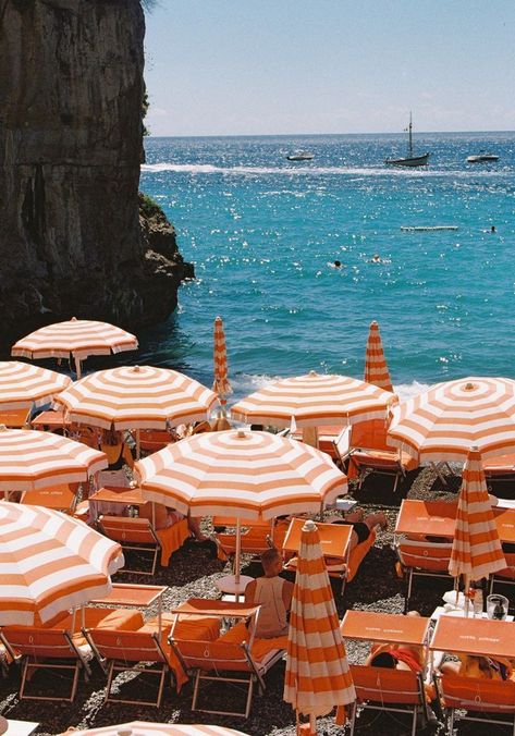 Years ago, while mindlessly scrolling through Pinterest, I stumbled upon a breathtaking image of Positano's majestic cliffs, igniting a curiosity I couldn't shake off. Little did I know, this enchanting slice of the Amalfi Coast wasn't just a dream destination; it would become a reality for me. Amalfi Summer Aesthetic, Amalfi Coast Photos, Me As A Color, Amalfi Photography, Italy Vacation Aesthetic, Positano Italy Aesthetic, Destination Aesthetic, Amalfi Coast Aesthetic, Beaches In Italy