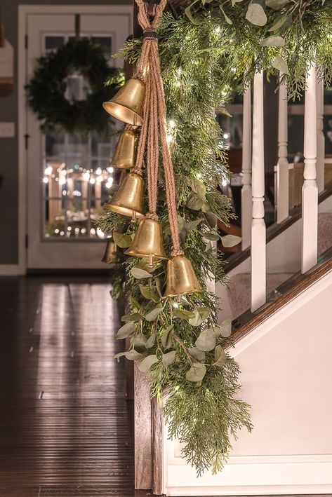 Garland With Bells, Stair Decorations, Christmas Light Tour, Home Decor Ideas Modern, Christmas Stairs Decorations, Christmas Stairs, Christmas Decor Trends, Neutral Christmas Decor, Bell Decorations