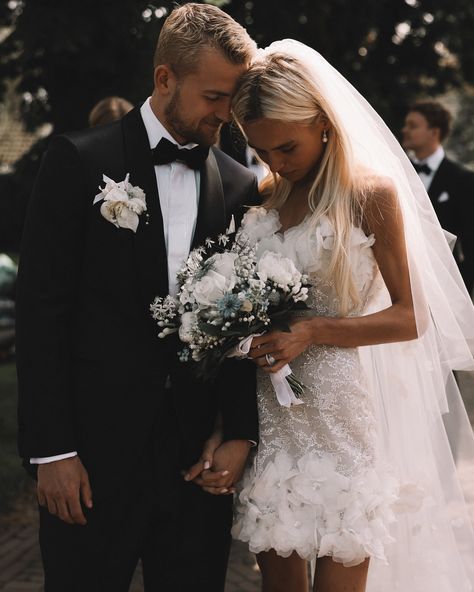 "With the European Championship in Germany this summer, it seemed to be impossible to plan a big wedding. But we wanted to finally make it official and become wife and husband! That’s why we first celebrated in a small circle", tells @AnnekeeMolenaar exclusively in @voguegermany about her civil wedding with Matthijs De Ligt @mdeligt_, soccer player at FC Bayern Munich and the Dutch national team. Click the link in bio to read everything about the intimate wedding and see more pictures. #vogue... Wife And Husband, Fc Bayern Munich, Vogue Germany, Tea Length Wedding Dress, Small Circle, European Championships, Sleeve Wedding Dress, Civil Wedding, Soccer Player