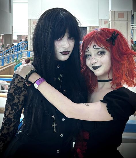 misery and ruby gloom for comic con this year 🖤💜🧡❤️ Ruby Gloom Characters, Ruby Gloom Costume, Ruby Gloom Cosplay, Misery Ruby Gloom, Gothic Characters, Ruby Gloom, Matching Halloween Costumes, Pretty Halloween Costumes, Love My Body