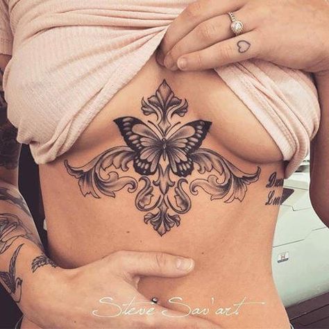 Woman With Tattoos, Tattoo Butterfly, Geniale Tattoos, Pretty Tattoos For Women, Dope Tattoos For Women, Stomach Tattoos, Sternum Tattoo, Cute Tattoos For Women, Tattoo Feminina