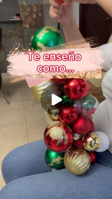 Coronas de Navidad / Decoración on Instagram: "En este Chritsmas in July, anímate a confeccionar una cascada de esferas como la que te muestro en el video. Puedes unir varias para que decoren el árbol, ya sea de un sólo color o combinar varios.

Anímate a confeccionar una y me cuentas que tal te fue. 🤶🏻 

Espero te sea útil ❤️, guárdalo para que lo veas cuando gustes y compártelo si alguien más lo necesita. 

Puedes escribirnos al whatsapp 📲 6963-7517 o al DM 📩 para mayores detalles.

#christmas #celebrate #christmasinjuly #christmasdecor #christmastree #christmascountdown #navidad #navidad2024 #aniversario #emprendimientofemenino" July 11, Family Traditions, Christmas Countdown, Outdoor Christmas Decorations, Sustainable Living, Outdoor Christmas, Christmas Decor Diy, Christmas Diy, Christmas Decorations