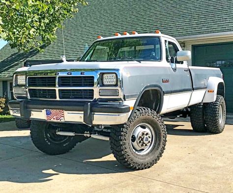 1992 Dodge RAM 3500 Cummins Dually 1st Gen Dodge Dually, Dodge D350 Dually, First Gen Dodge Cummins, 1st Gen Dodge Cummins, Old Dually Trucks, 1st Gen Cummins Dually, Cummins Dually, Dodge Ram Dually, Ram 3500 Cummins