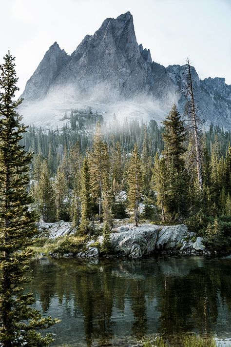 Sawtooth Mountains Idaho, Mountain Scape, Sawtooth Mountains, Idaho Travel, Mountain Scenery, Beautiful Photos Of Nature, Twisted Wonderland, Pretty Places, Mountain Landscape