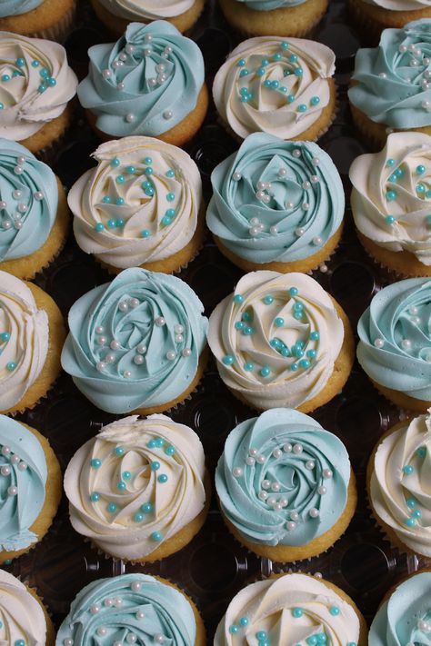 Light Blue Cupcakes Birthday, Baby On Board Cupcakes, Baby Boy Shower Cupcake Ideas, Boy Baby Shower Cupcake Ideas, Cupcake Baby Shower Boy, Walmart Cupcakes, Baby Boy Cupcake Ideas, Cute Baby Shower Food, Blue Cupcake Ideas